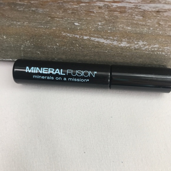 Mineral Fusion Other - ❤️ 3FOR15  Mineral Fusion Lengthening Mascara